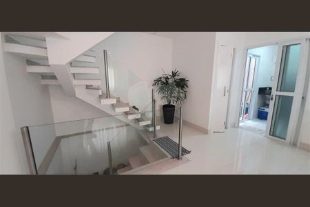 Casa à venda com 204m², 3 quartos e 3 vagas