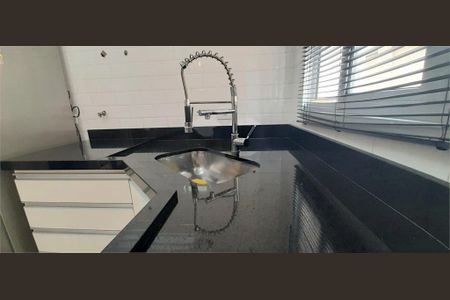 Casa à venda com 204m², 3 quartos e 3 vagas