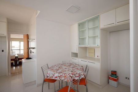 Apartamento à venda com 110m², 3 quartos e 2 vagas Apartamento à venda com 110m², 3 quartos e 2 vagasCozinha - Armários