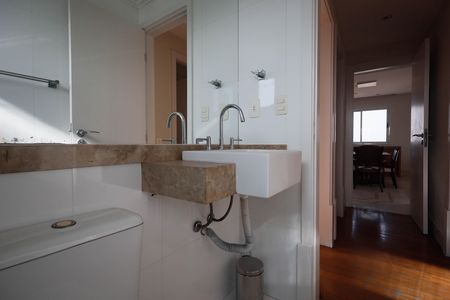 Apartamento à venda com 110m², 3 quartos e 2 vagas Apartamento à venda com 110m², 3 quartos e 2 vagasBanheiro 2