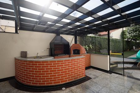 Apartamento à venda com 110m², 3 quartos e 2 vagas Apartamento à venda com 110m², 3 quartos e 2 vagasÁrea comum - Churrasqueira