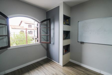 Casa de condomínio à venda com 127m², 3 quartos e 2 vagas Casa de condomínio à venda com 127m², 3 quartos e 2 vagasQuarto 1