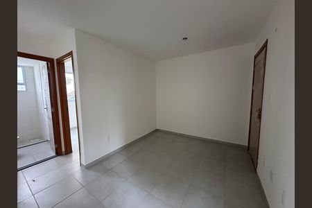Sala de apartamento para alugar com 2 quartos, 39m² em Chácara Estela, Barueri