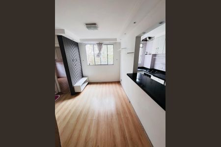 Sala de apartamento para alugar com 2 quartos, 122m² em Jardim Santa Teresinha, São Paulo