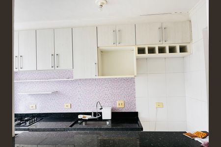 Cozinha de apartamento para alugar com 2 quartos, 122m² em Jardim Santa Teresinha, São Paulo