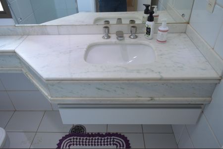 Apartamento para alugar com 178m², 3 quartos e 2 vagasBanheiro da Suíte 1