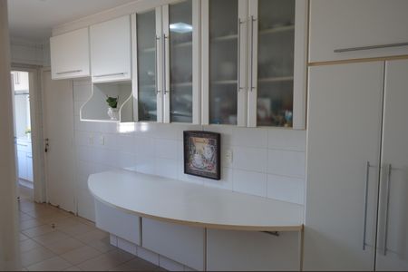 Apartamento para alugar com 178m², 3 quartos e 2 vagasCozinha