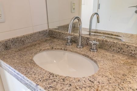 Apartamento à venda com 80m², 2 quartos e 1 vaga Apartamento à venda com 80m², 2 quartos e 1 vagaBanheiro da Suíte