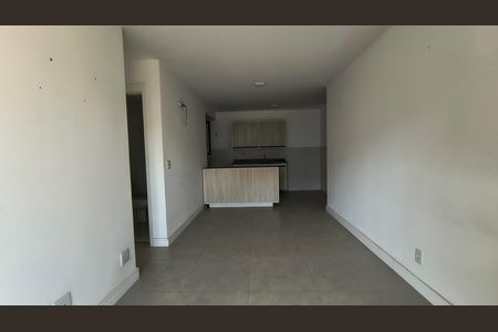 Sala de apartamento para alugar com 3 quartos, 75m² em Barra da Tijuca, Rio de Janeiro
