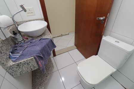 Casa à venda com 600m², 6 quartos e 6 vagasBanheiro 2