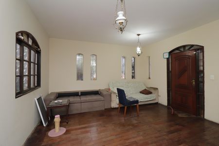 Casa à venda com 600m², 6 quartos e 6 vagasSala