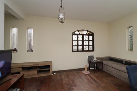 Casa à venda com 600m², 6 quartos e 6 vagasSala