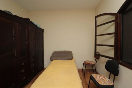 Casa à venda com 600m², 6 quartos e 6 vagasQuarto 2