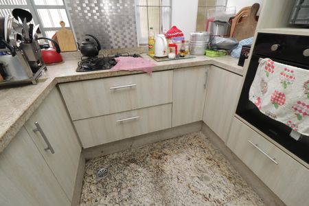Casa à venda com 600m², 6 quartos e 6 vagasCozinha