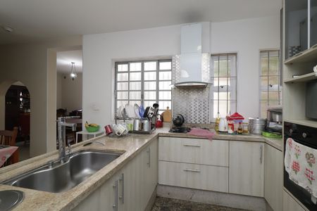 Casa à venda com 600m², 6 quartos e 6 vagasCozinha