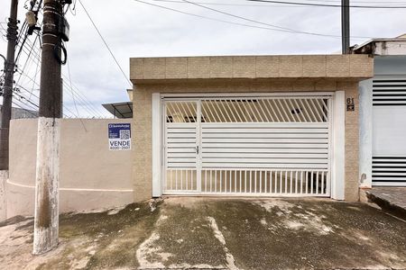 Casa à venda com 125m², 2 quartos e 2 vagasFachada