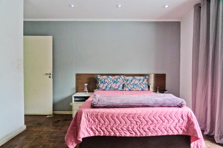 Casa à venda com 150m², 3 quartos e 2 vagas Casa à venda com 150m², 3 quartos e 2 vagasSuíte