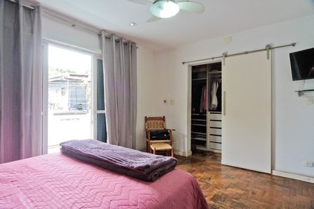 Casa à venda com 150m², 3 quartos e 2 vagas Casa à venda com 150m², 3 quartos e 2 vagasSuíte