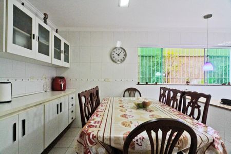 Casa à venda com 150m², 3 quartos e 2 vagas Casa à venda com 150m², 3 quartos e 2 vagasCozinha