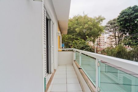 Casa à venda com 150m², 3 quartos e 2 vagas Casa à venda com 150m², 3 quartos e 2 vagasVaranda