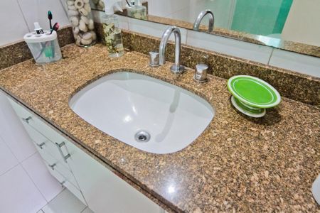 Casa à venda com 150m², 3 quartos e 2 vagas Casa à venda com 150m², 3 quartos e 2 vagasBanheiro da Suíte