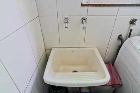 Casa à venda com 150m², 3 quartos e 2 vagas Casa à venda com 150m², 3 quartos e 2 vagasÁrea de Serviço