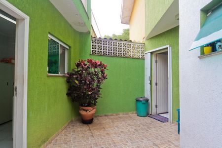 Casa à venda com 150m², 3 quartos e 2 vagas Casa à venda com 150m², 3 quartos e 2 vagasÁrea externa