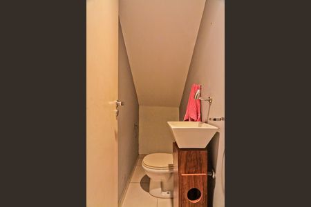 Casa à venda com 150m², 3 quartos e 2 vagas Casa à venda com 150m², 3 quartos e 2 vagasLavabo