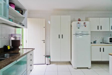 Casa à venda com 150m², 3 quartos e 2 vagas Casa à venda com 150m², 3 quartos e 2 vagasCozinha