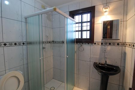 Casa à venda com 259m², 5 quartos e 4 vagasBanheiro 2