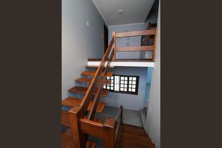 Casa à venda com 259m², 5 quartos e 4 vagasEscada