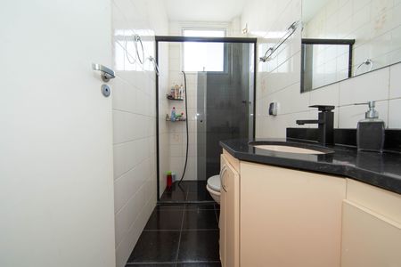 Apartamento à venda com 172m², 4 quartos e 2 vagas Apartamento à venda com 172m², 4 quartos e 2 vagasBANHEIRO1
