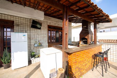 Apartamento à venda com 172m², 4 quartos e 2 vagas Apartamento à venda com 172m², 4 quartos e 2 vagasCOBERTURA