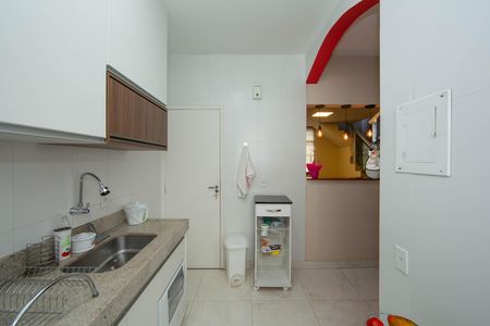 Apartamento à venda com 172m², 4 quartos e 2 vagas Apartamento à venda com 172m², 4 quartos e 2 vagasCOZINHA
