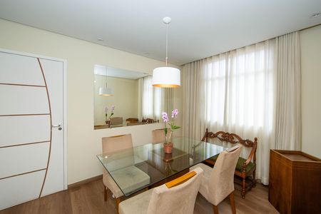 Apartamento à venda com 172m², 4 quartos e 2 vagas Apartamento à venda com 172m², 4 quartos e 2 vagasSALA