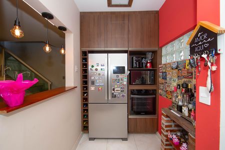 Apartamento à venda com 172m², 4 quartos e 2 vagas Apartamento à venda com 172m², 4 quartos e 2 vagasCOZINHA