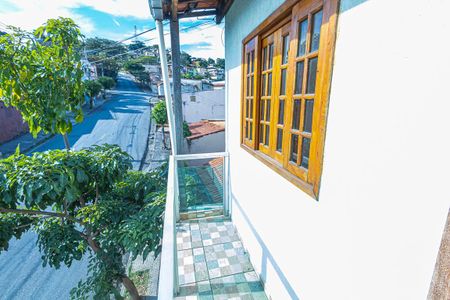 Casa para alugar com 90m², 3 quartos e 1 vaga Casa para alugar com 90m², 3 quartos e 1 vagaVaranda