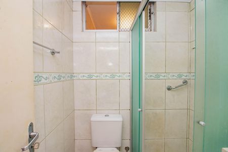 Banheiro de apartamento à venda com 2 quartos, 47m² em Passo D’areia, Porto Alegre