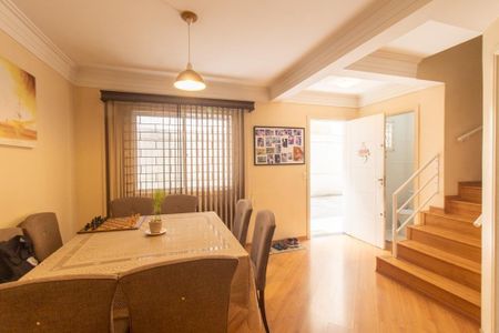 Sala de casa de condomínio à venda com 2 quartos, 78m² em Alto Boqueirão, Curitiba