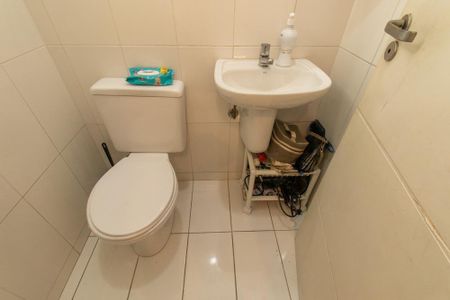Casa de condomínio à venda com 78m², 2 quartos e 2 vagasLavabo