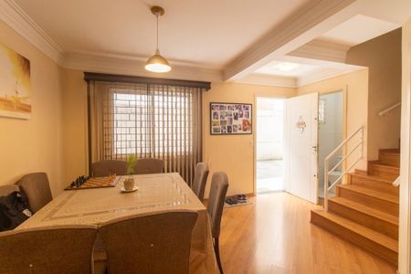 Sala de casa de condomínio à venda com 2 quartos, 78m² em Alto Boqueirão, Curitiba