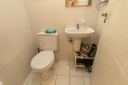 Casa de condomínio à venda com 78m², 2 quartos e 2 vagasLavabo