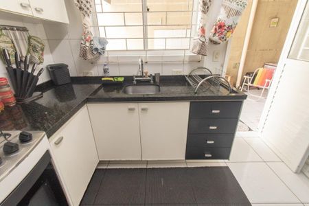 Casa de condomínio à venda com 78m², 2 quartos e 2 vagasCozinha 