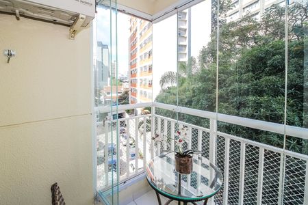 Apartamento à venda com 66m², 2 quartos e 1 vaga Apartamento à venda com 66m², 2 quartos e 1 vagaVaranda