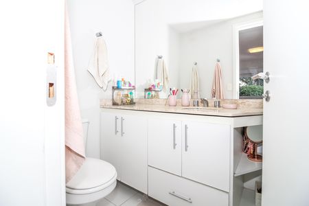 Apartamento à venda com 66m², 2 quartos e 1 vaga Apartamento à venda com 66m², 2 quartos e 1 vagaBanheiro da Suíte