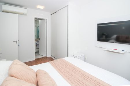 Apartamento à venda com 66m², 2 quartos e 1 vaga Apartamento à venda com 66m², 2 quartos e 1 vagaSuíte