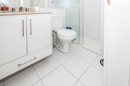 Apartamento à venda com 66m², 2 quartos e 1 vaga Apartamento à venda com 66m², 2 quartos e 1 vagaBanheiro