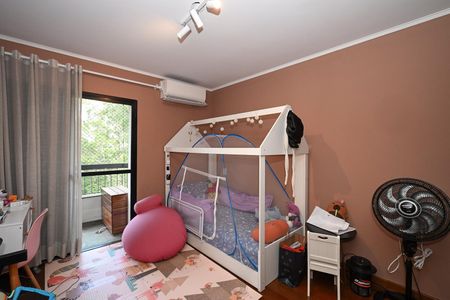 Apartamento à venda com 271m², 5 quartos e 4 vagasQuarto 2