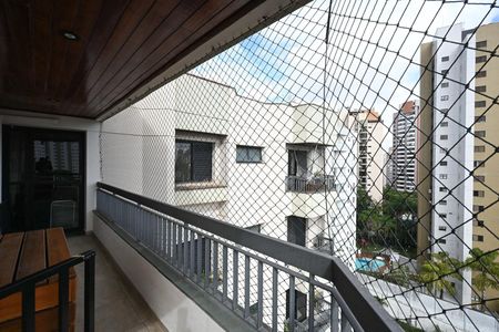 Apartamento à venda com 271m², 5 quartos e 4 vagasVaranda