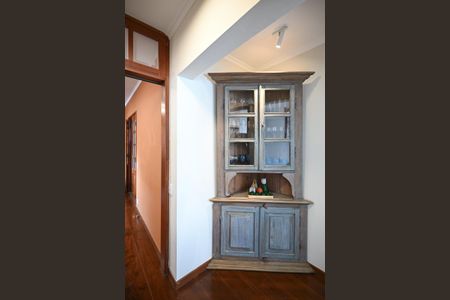 Apartamento à venda com 271m², 5 quartos e 4 vagasDespensa